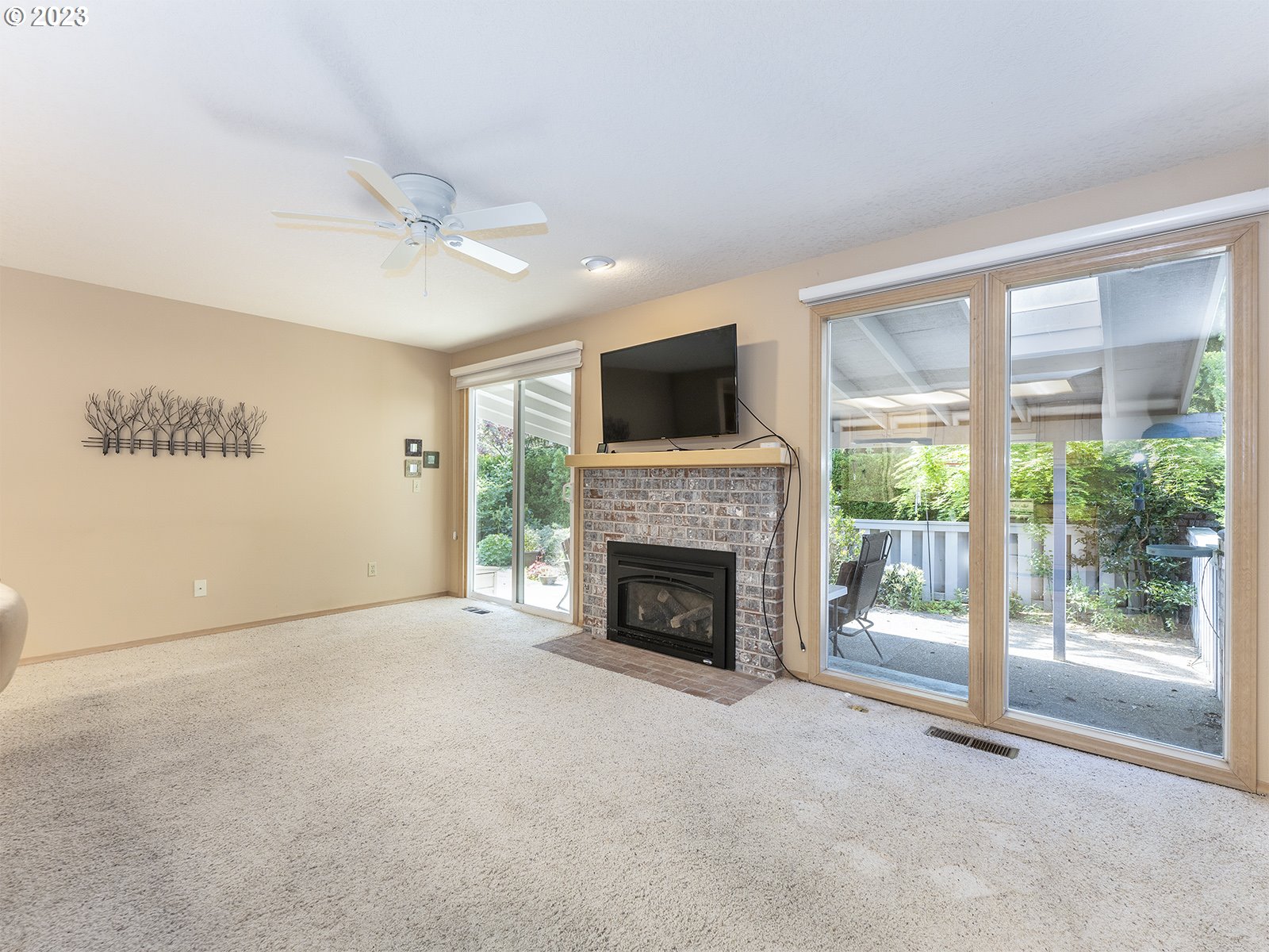 12706 Southwest Overgaard Street Portland, OR 97224 - Photo 10 of 34 Family Room