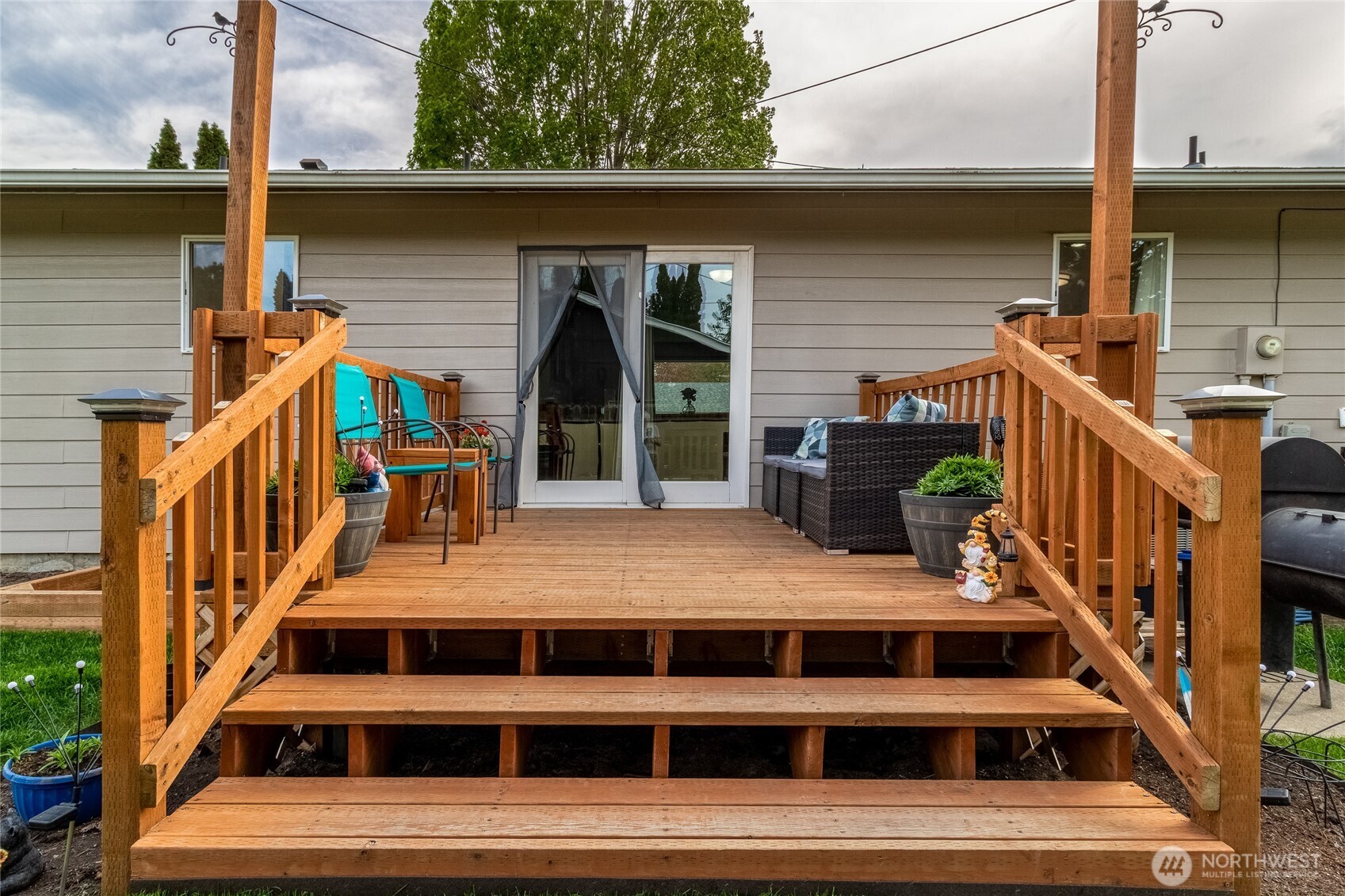 304 Southwest 11th Street College Place, WA 99324 - Photo 37 of 38 a view of outdoor space and deck