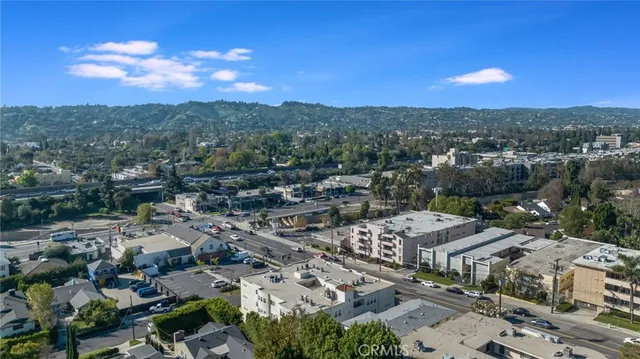$650,000 | 4832 Whitsett Avenue, Unit 301, Valley Village, CA 91607