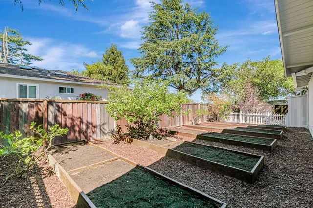 $3,699,888 | 19437 Via Real Drive, Saratoga, CA 95070