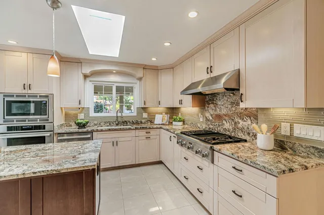 $3,699,888 | 19437 Via Real Drive, Saratoga, CA 95070