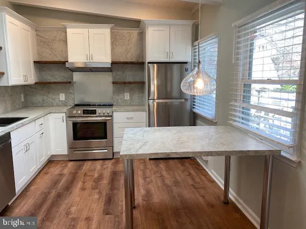 $1,900 | 4031 Taylor Drive, Fairfax, VA 22032