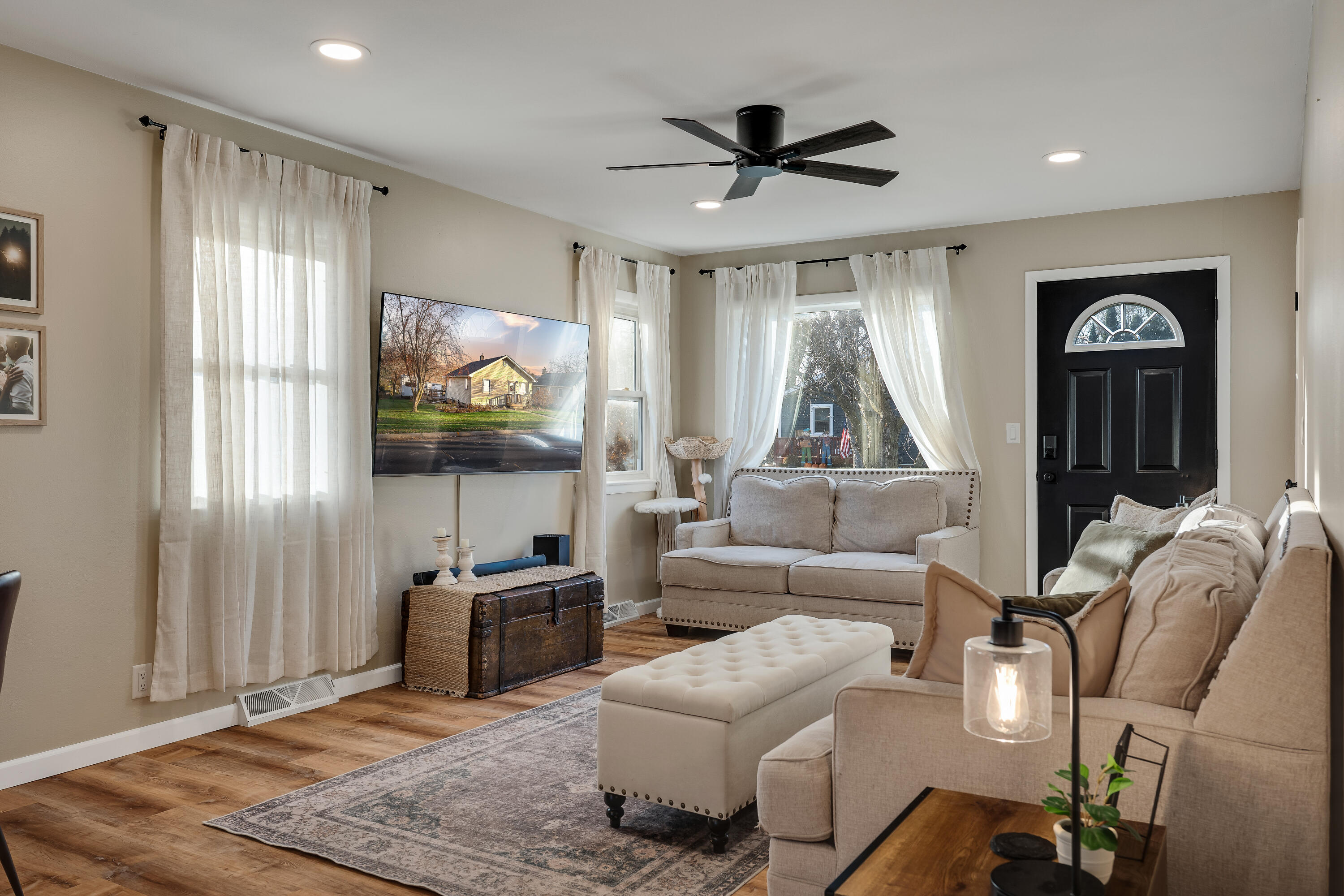 407 Morris Street Holmen, WI 54636 - Photo 3 of 24 06__DSC80212_mls