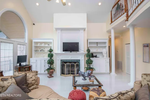 $750,000 | 799 Twin Hills Lane, Jacksboro, TN 37757