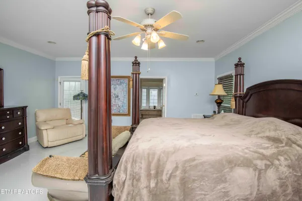 $699,999 | 799 Twin Hills Lane, Jacksboro, TN 37757