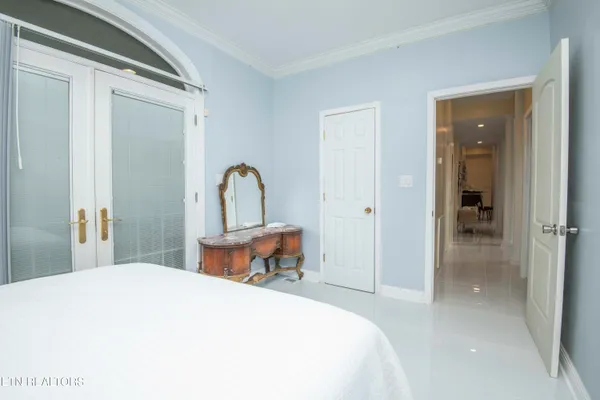 $699,999 | 799 Twin Hills Lane, Jacksboro, TN 37757