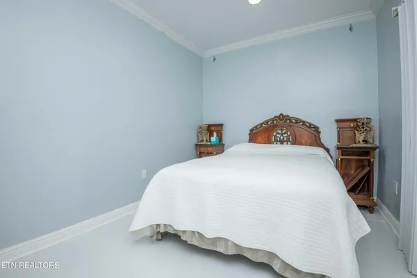 $699,999 | 799 Twin Hills Lane, Jacksboro, TN 37757