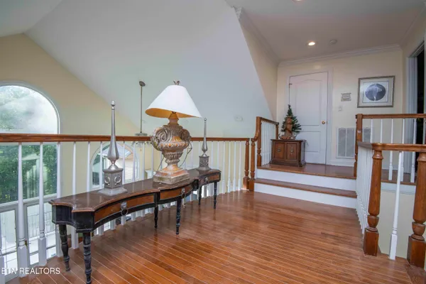 $699,999 | 799 Twin Hills Lane, Jacksboro, TN 37757