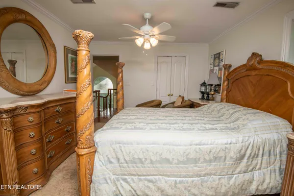 $699,999 | 799 Twin Hills Lane, Jacksboro, TN 37757