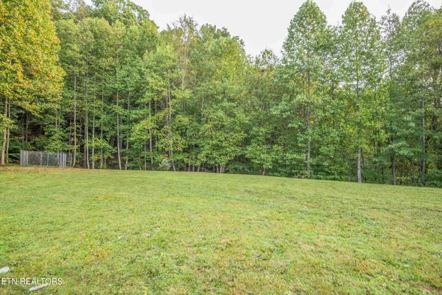 $750,000 | 799 Twin Hills Lane, Jacksboro, TN 37757