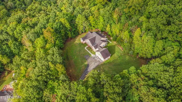 $750,000 | 799 Twin Hills Lane, Jacksboro, TN 37757