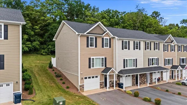 $364,900 | 1104 Bluemoon Drive, Harrisonburg, VA 22801