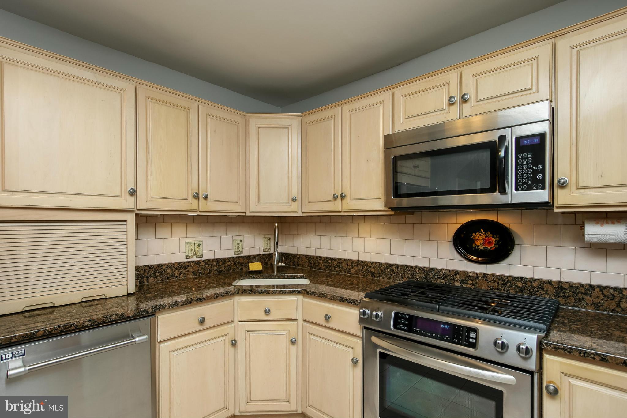 806 Kingston Road Baltimore, MD 21212 - Photo 12 of 30 Kitchen