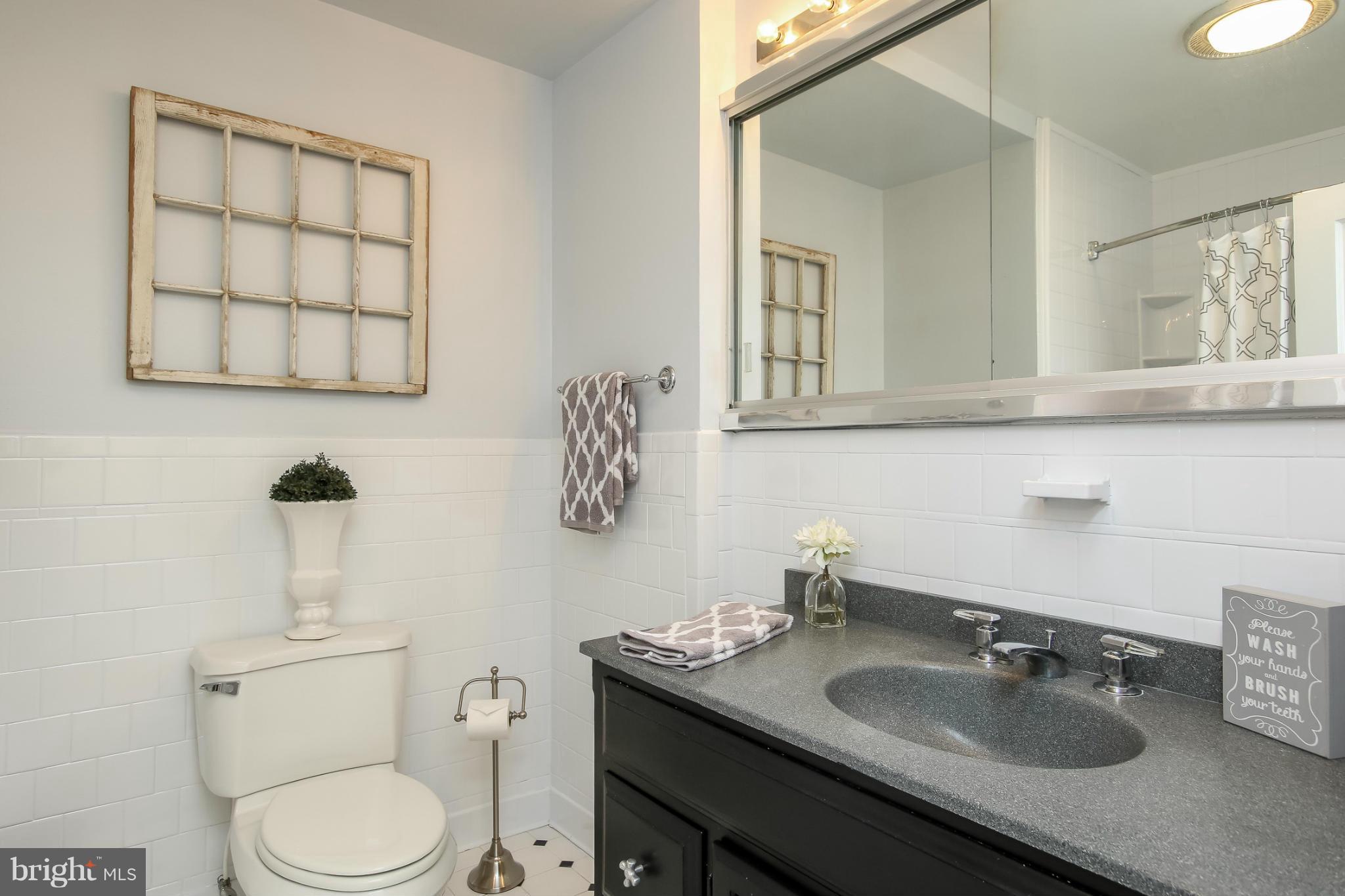 806 Kingston Road Baltimore, MD 21212 - Photo 22 of 30 Updated Hall Bath