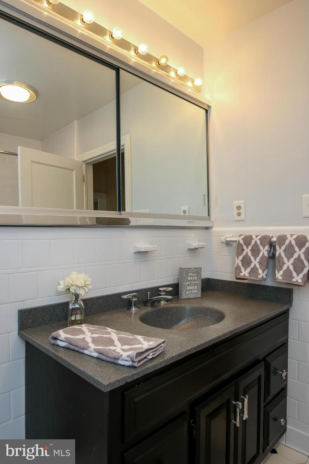 806 Kingston Road Baltimore, MD 21212 - Photo 24 of 30 Updated Hall Bath