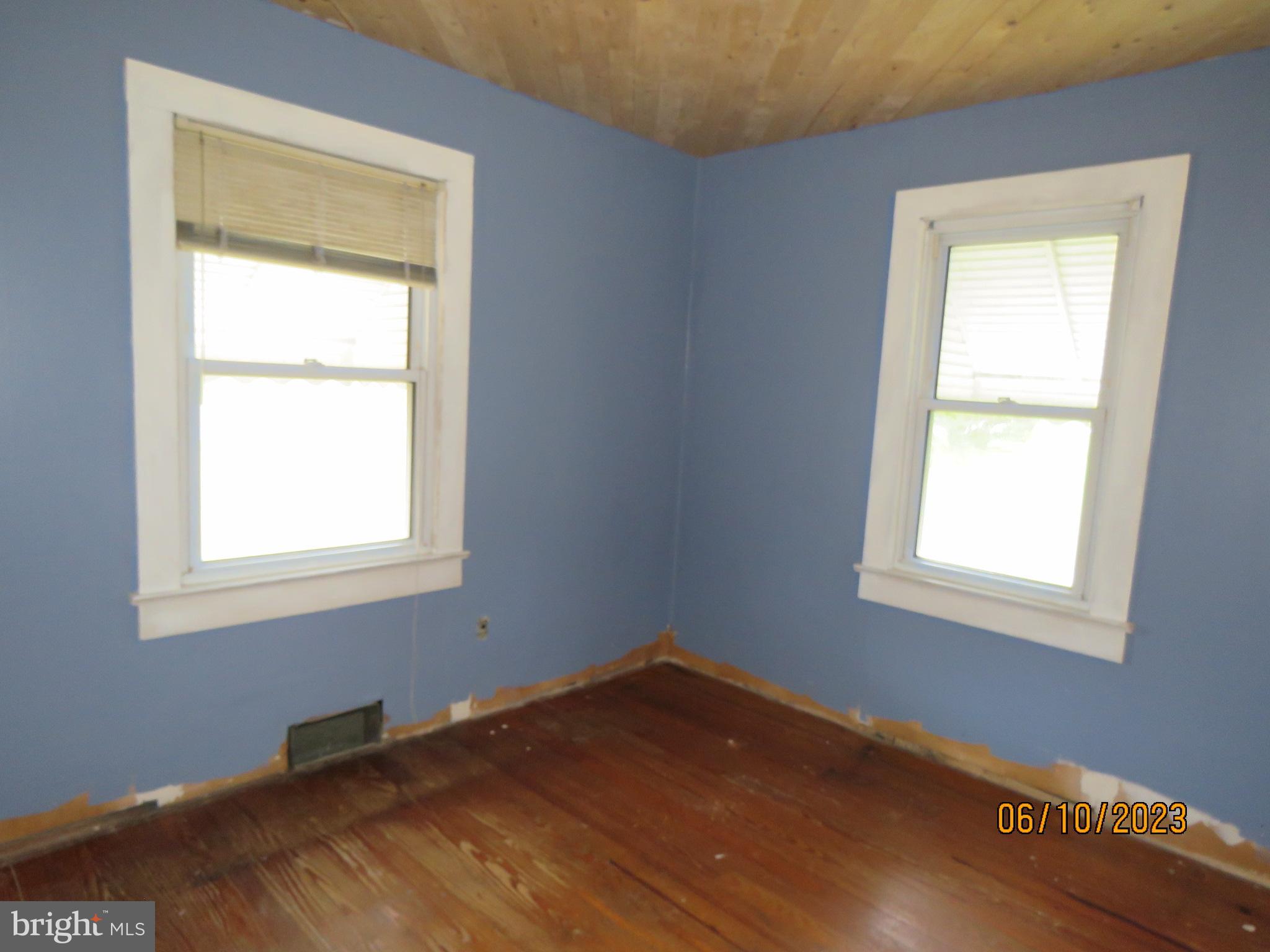 11459 Laurel Road Laurel, DE 19956 - Photo 7 of 22 FAMILY ROOM