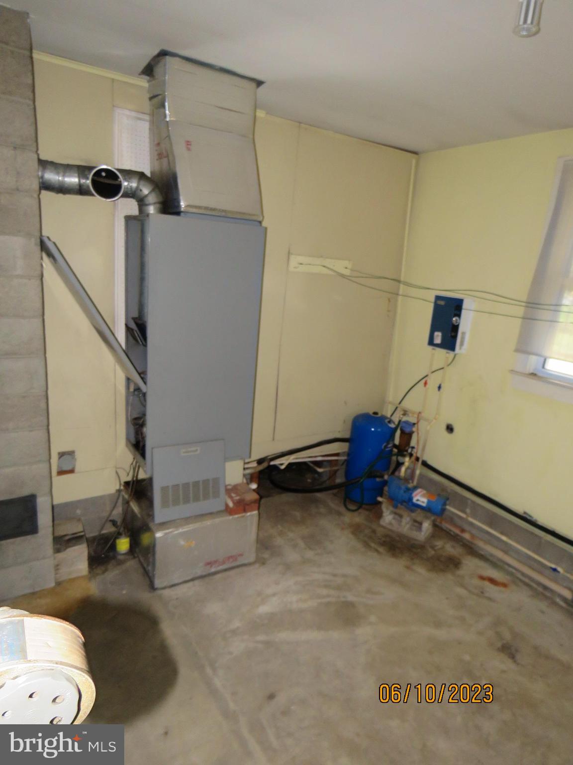11459 Laurel Road Laurel, DE 19956 - Photo 10 of 22 UTILITY ROOM