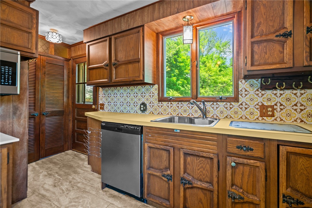 16 Laurel Lane Warren, RI 02885 - Photo 26 of 41 Gallery Image 26