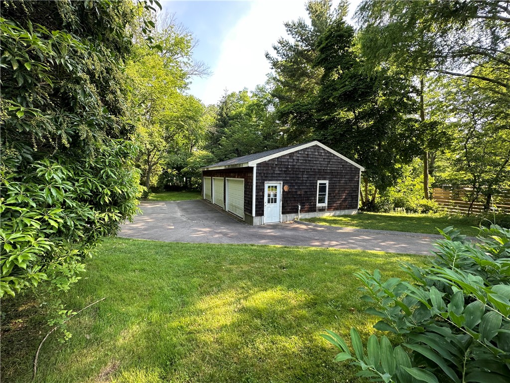 16 Laurel Lane Warren, RI 02885 - Photo 5 of 41 Gallery Image 5