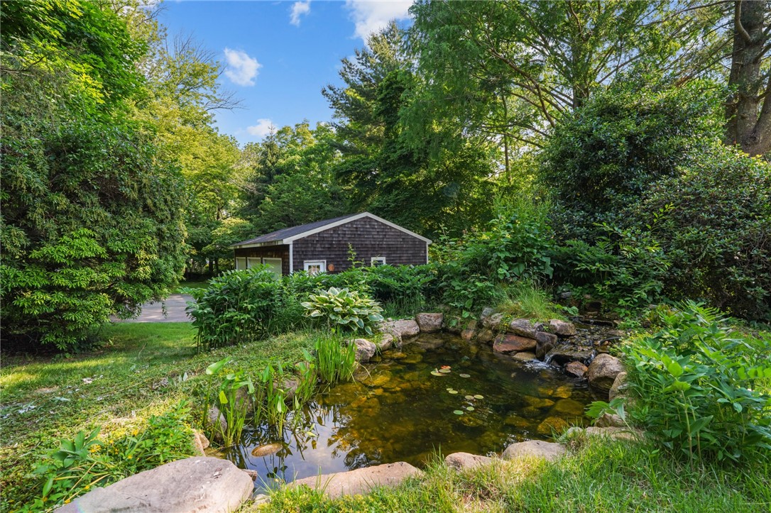 16 Laurel Lane Warren, RI 02885 - Photo 6 of 41 Gallery Image 6