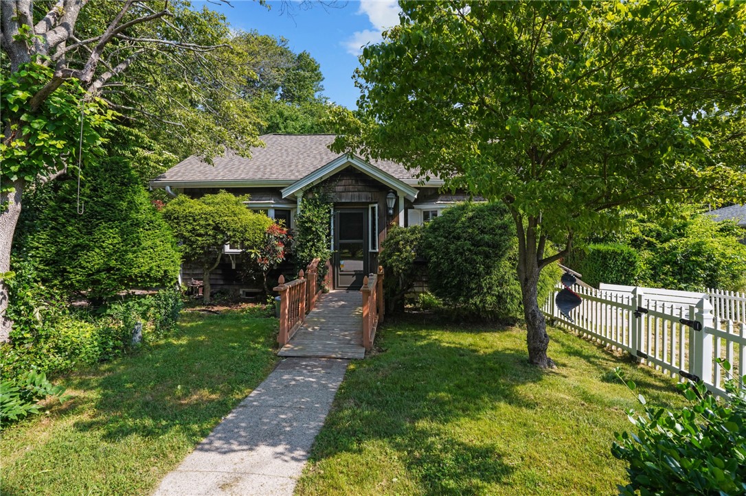 16 Laurel Lane Warren, RI 02885 - Photo 7 of 41 Gallery Image 7