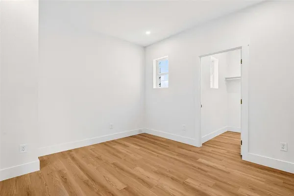 $3,000 | 435 West 9th Street, Unit E F G, Dallas, TX 75208