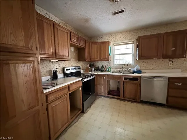 $260,000 | 865 Lewisville Vienna Road, Lewisville, NC 27023