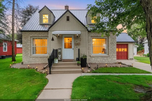 $255,000 | 817 South Main Street, Shawano, WI 54166