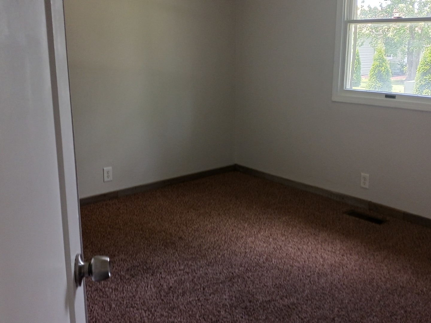 9 Southview Drive Sidney, IL 61877 - Photo 17 of 21 a view of room