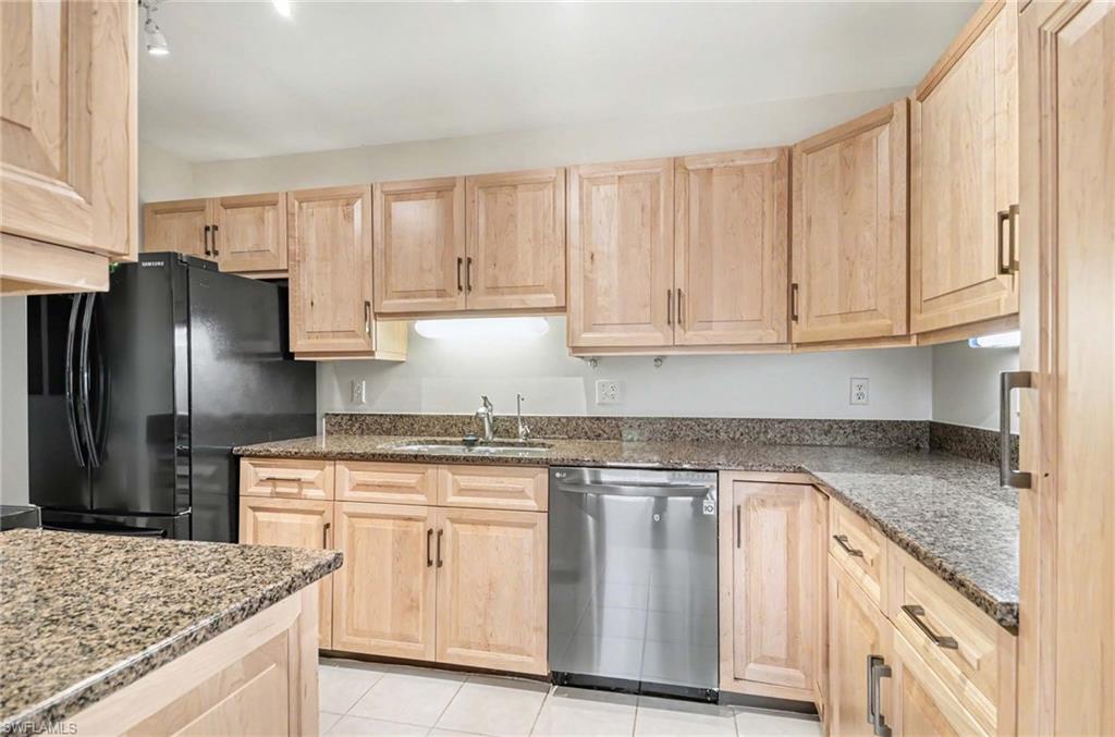 1325 Solana Road, Unit K3 Naples, FL 34103 - Photo 10 of 36