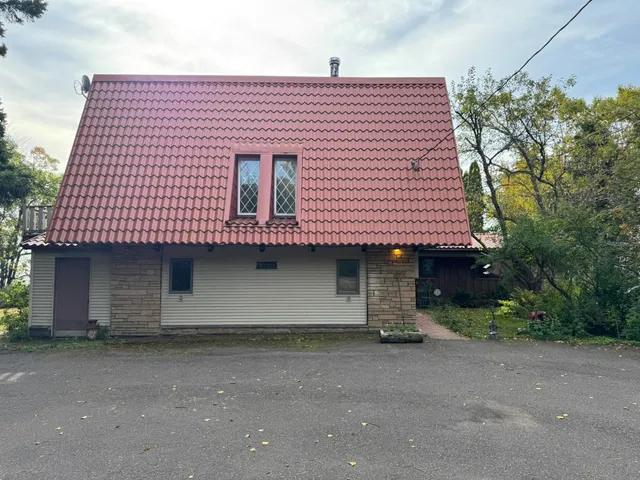 $1,200,000 | 2000 Roy Street, Silver Bay, MN 55614
