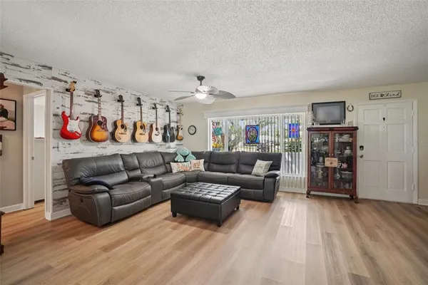 $389,900 | 9153 42nd Way North, Pinellas Park, FL 33782