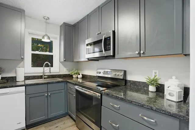 $389,500 | 47 Saybrook Road, Essex, VT 05452