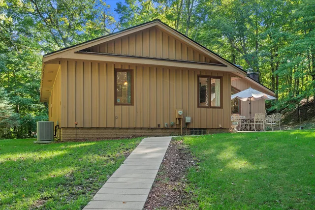 $539,500 | 418 Kennedy Court West, Richfield, WI 53017