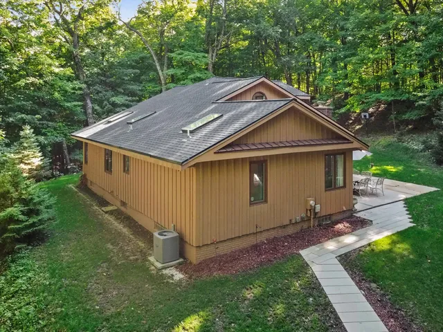 $539,500 | 418 Kennedy Court West, Richfield, WI 53017