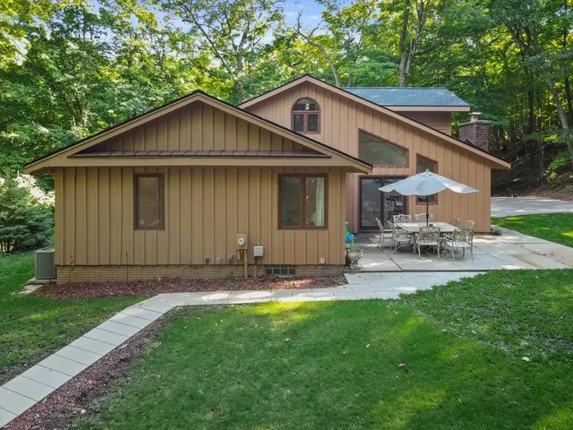 $539,500 | 418 Kennedy Court West, Richfield, WI 53017