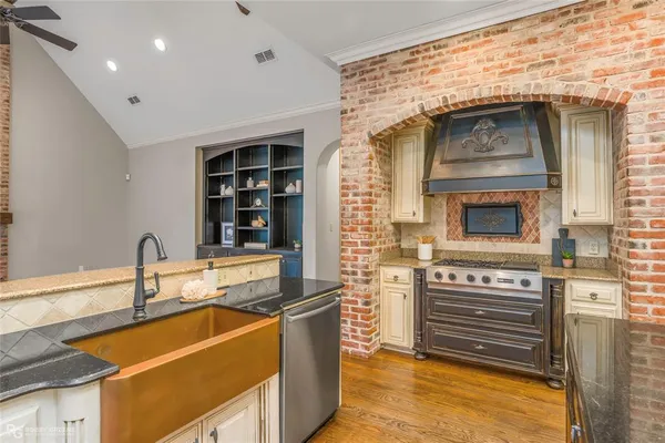 $785,000 | 105 Esplanade Court, Bossier City, LA 71111