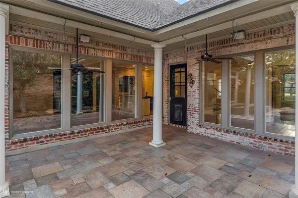 $785,000 | 105 Esplanade Court, Bossier City, LA 71111