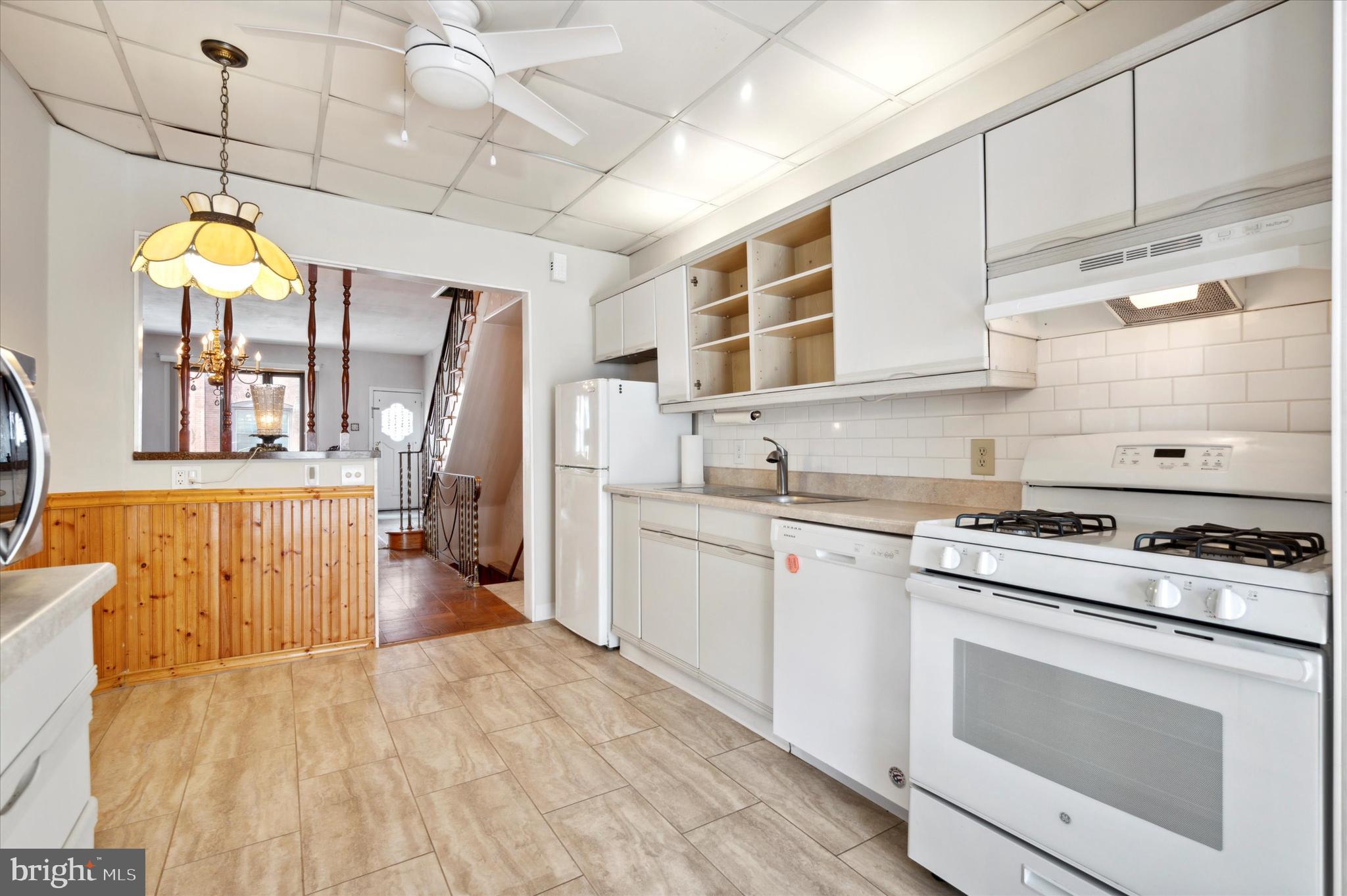 2427 South Lambert Street Philadelphia, PA 19145 - Photo 13 of 25