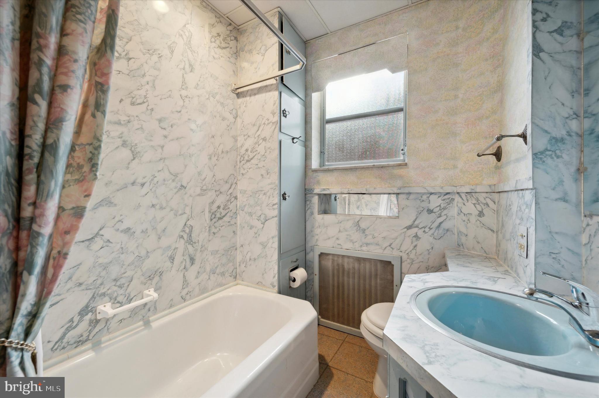 2427 South Lambert Street Philadelphia, PA 19145 - Photo 19 of 25