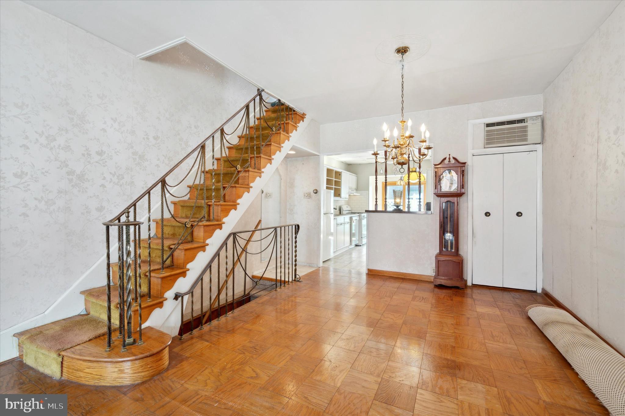 2427 South Lambert Street Philadelphia, PA 19145 - Photo 8 of 25