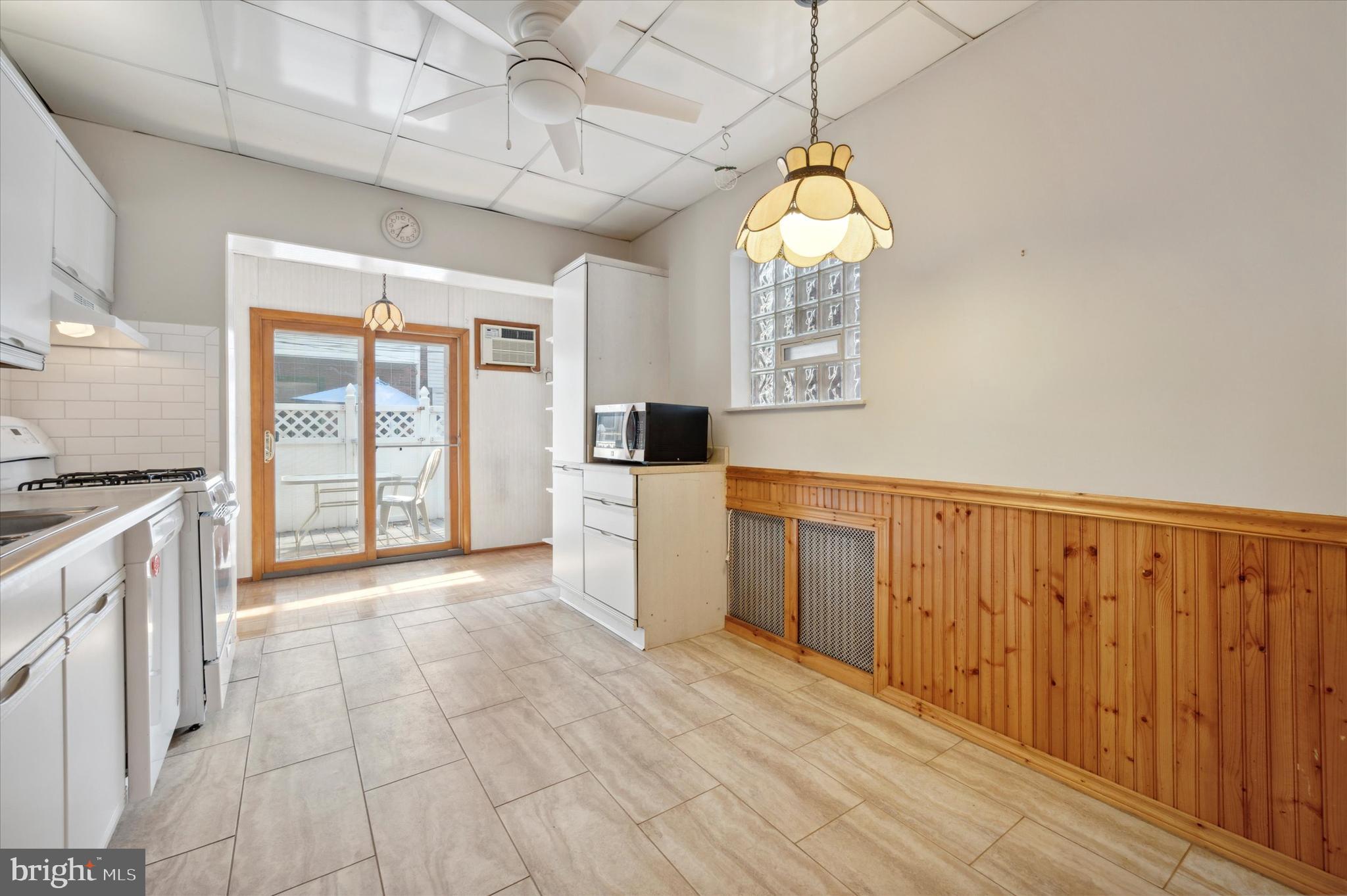 2427 South Lambert Street Philadelphia, PA 19145 - Photo 10 of 25