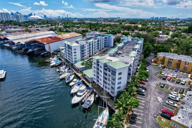 $260,000 | 2475 Northwest 16th St Road, Unit 308, Miami, FL 33125