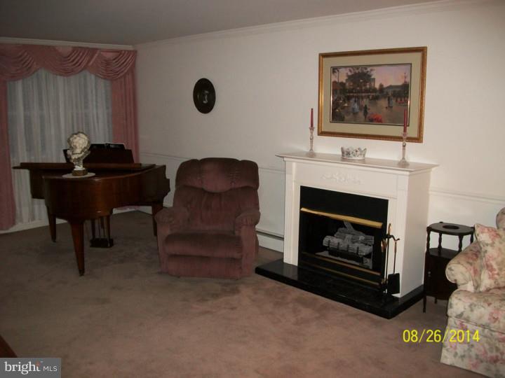 205 Suffolk Road Flourtown, PA 19031 - Photo 3 of 14