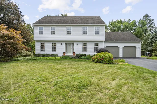 $640,000 | 13 Durham Court, Bethlehem, NY 12054