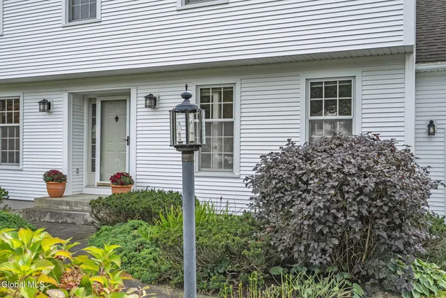 $640,000 | 13 Durham Court, Bethlehem, NY 12054