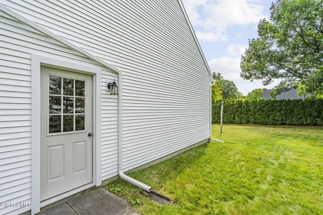 $640,000 | 13 Durham Court, Bethlehem, NY 12054