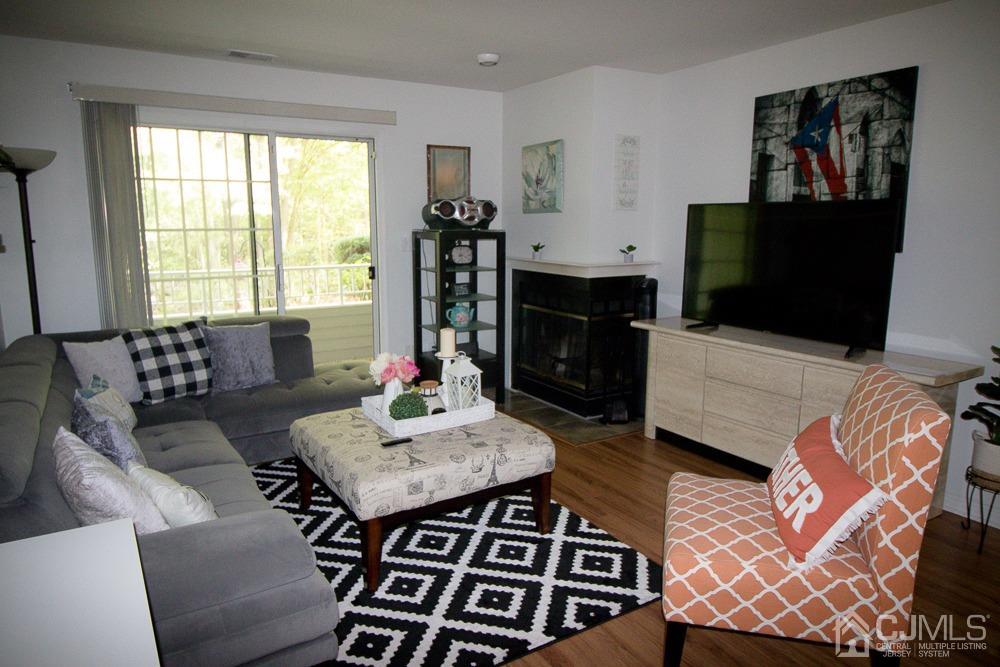 202 Raintree Court Helmetta, NJ 08828 - Photo 2 of 9 Gallery Image 2
