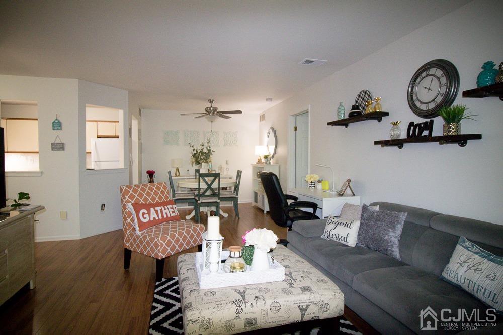 202 Raintree Court Helmetta, NJ 08828 - Photo 5 of 9 Gallery Image 5