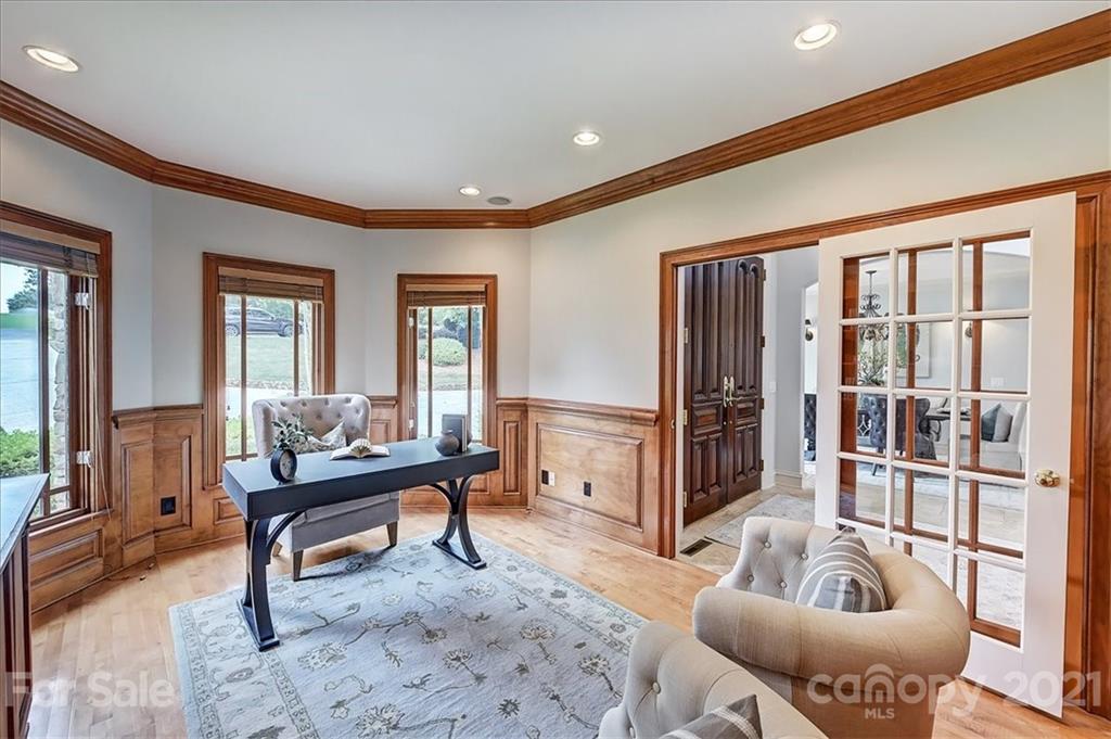 17519 Jetton Road, Unit 390 Cornelius, NC 28031 - Photo 4 of 31 a living room with furniture